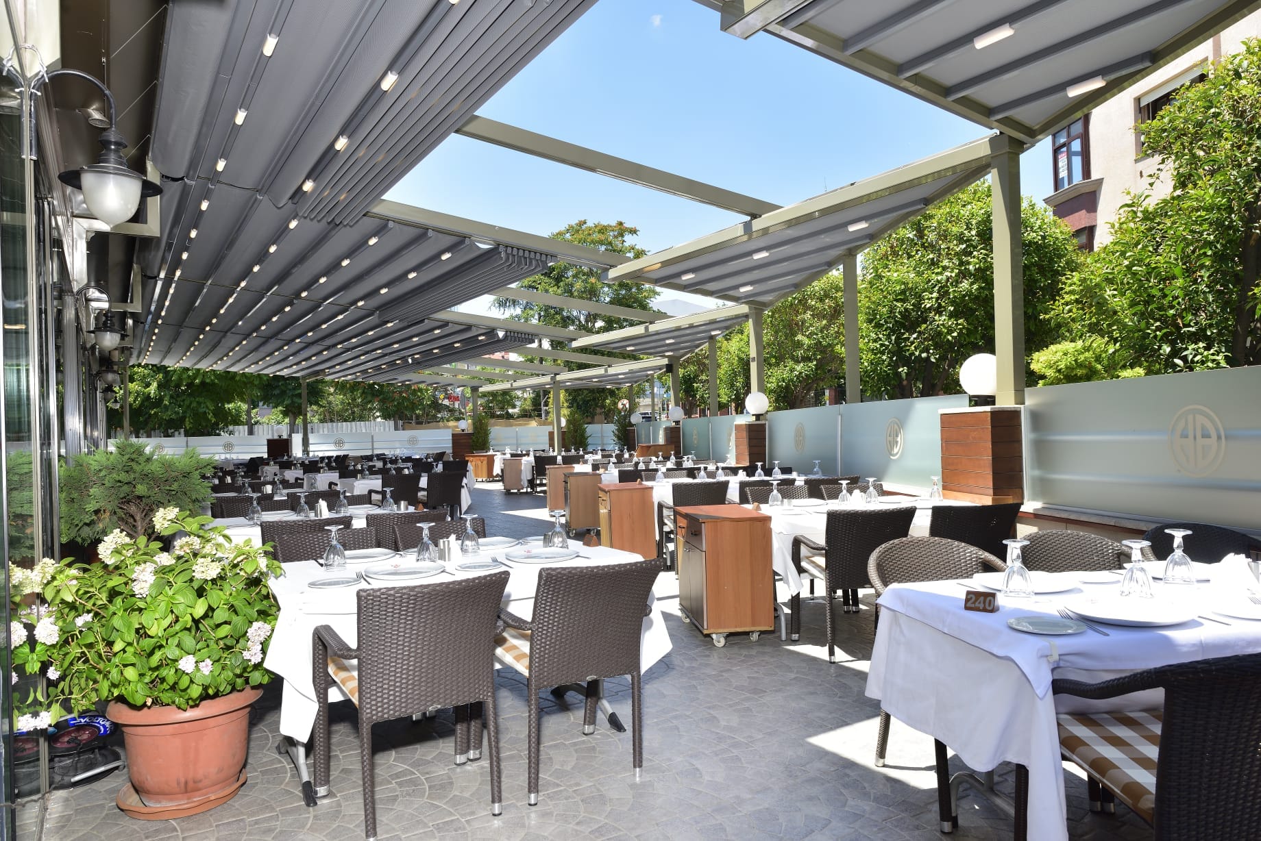 RTS 1600 Rail Awning